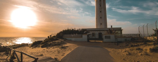 Cádiz: surf, playas e historia